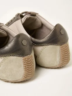 Clearance Fat Face Baskets FatFace en cuir