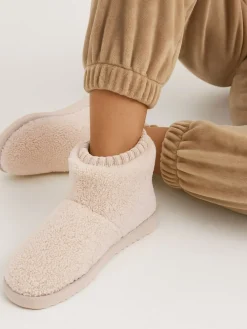 Sale Totes Bottes Isotoner pour femme en Borg avec détails aux poignets