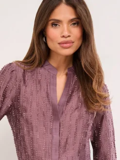 Lipsy Chemise boutonnée à détail en tissu dévoré