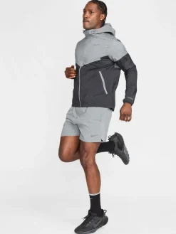 Sale Nike Gris fumé - Short de course Challenger Dri-FIT 5 pouces 2-en-1