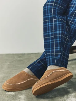 Next Marron fauve - Chaussons Signature en daim à surpiqûres|Homme Chaussons|Vêtements Détente